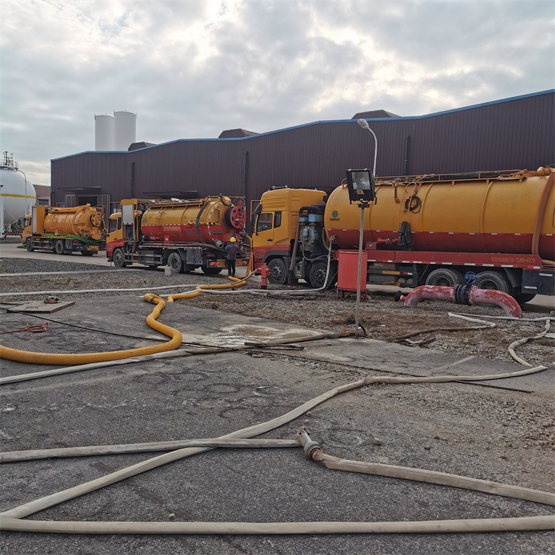 芙蓉污水池清理